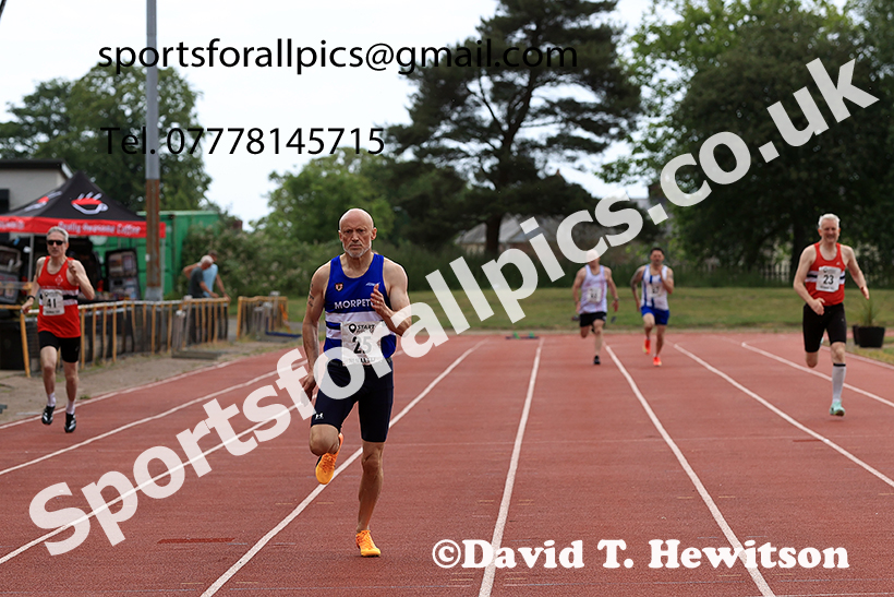 400 metres, 2025 NEMAA Track and Field, Monkton. Photo: David T. Hewitson/Sports for All Pics